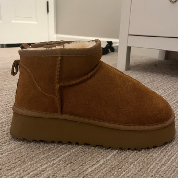 Platform Ultra Mini Uggs - Picture 1 of 5